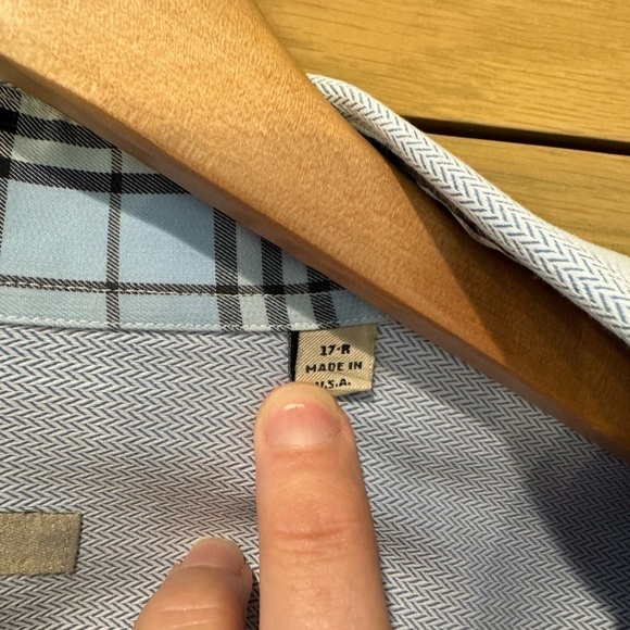 Burberry Men's Cotton Button Down with Plaid Cuffs and Neck Lining / 17 R - Picture 11 of 11